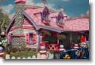 disney06 (10) * Disneyworld, Magic Kingdom 2006, Minnie's house * 1200 x 802 * (690KB)